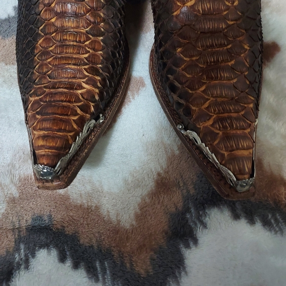 Corral Black and Brown Heeled Boots - Picture 4 of 8